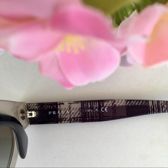 Prada 100% authentic Sunglasses - Picture 7 of 8